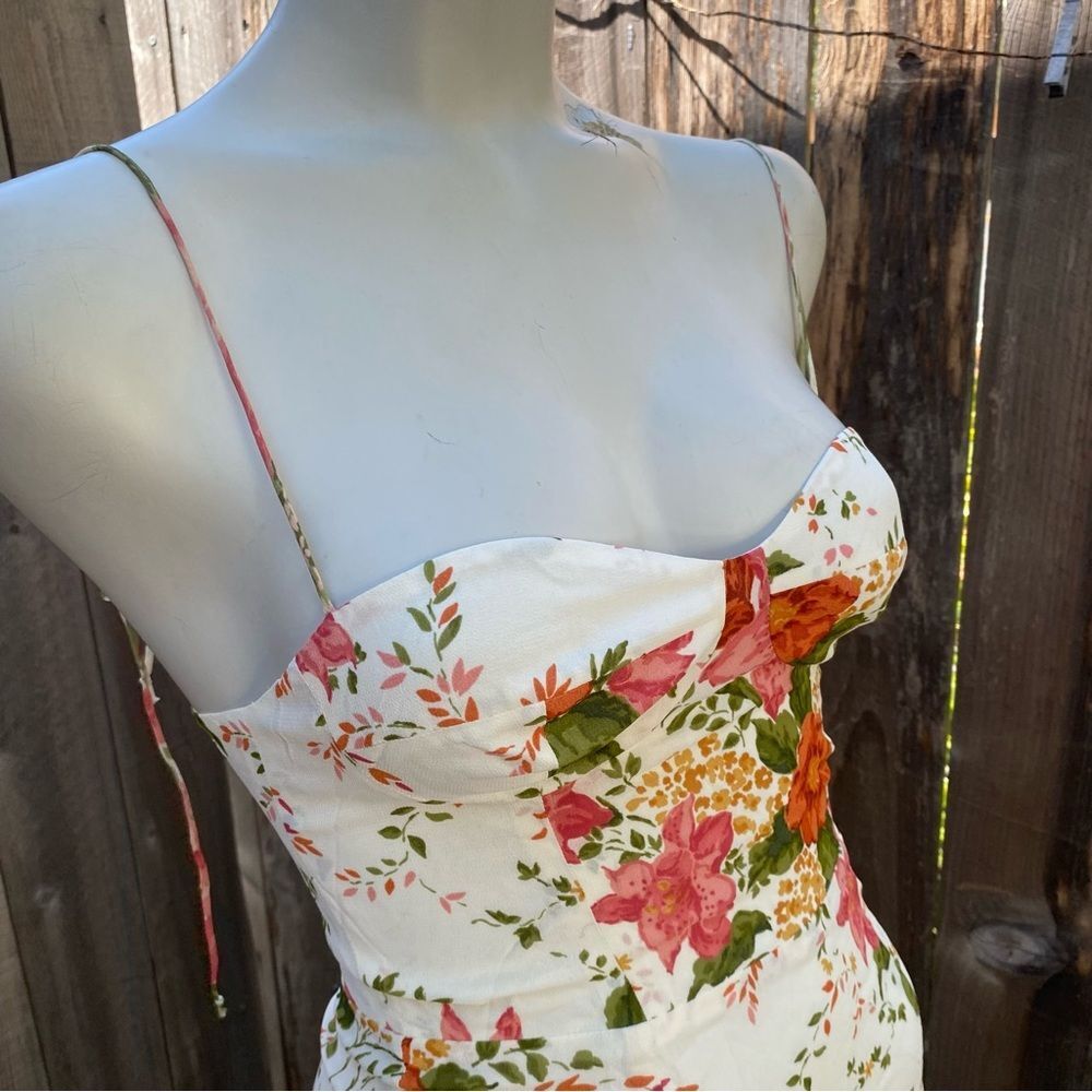 Reformation Floral Reformation The Juliette
Dress in Tropique size 0 - Picture 9 of 15